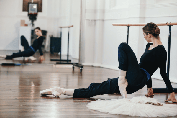 https://theballetblog.com/wp-content/uploads/2023/08/How-do-I-control-flexible-feet-on-pointe.png